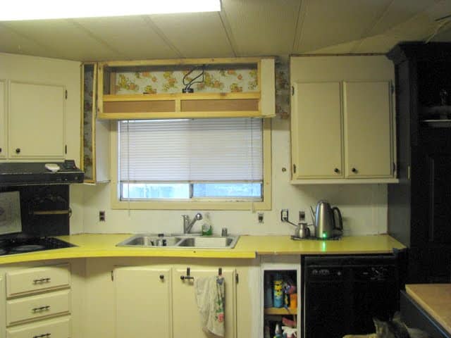 1970s mobile home kitchen before makeover