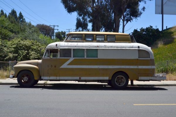 vintage buses-Cosmic Collider Vintage Bus Remodel Exterior